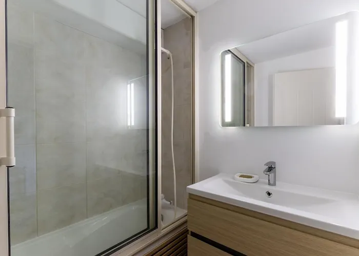 Apartmán Grand Balcon, Piscine, Plage, Golf, Parking, Wifi, Lave Linge & Vaisselle